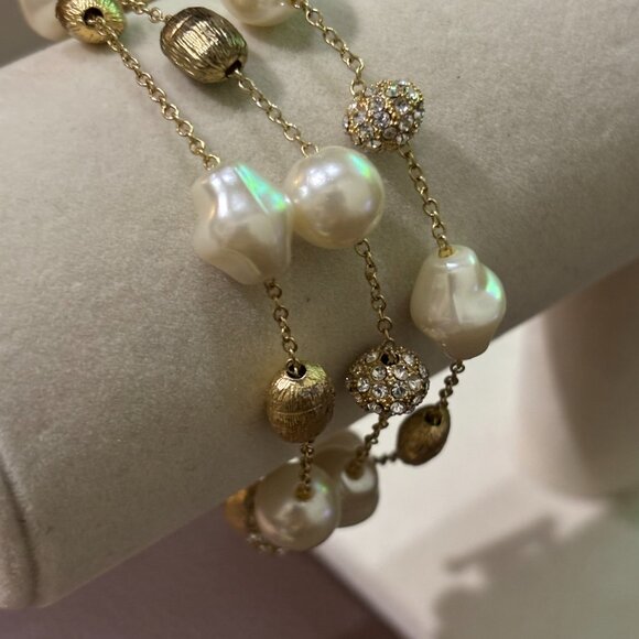 3 Strand Bracelet featuring faux pearls ,gold toned and crystal beads accents - Picture 6 of 11